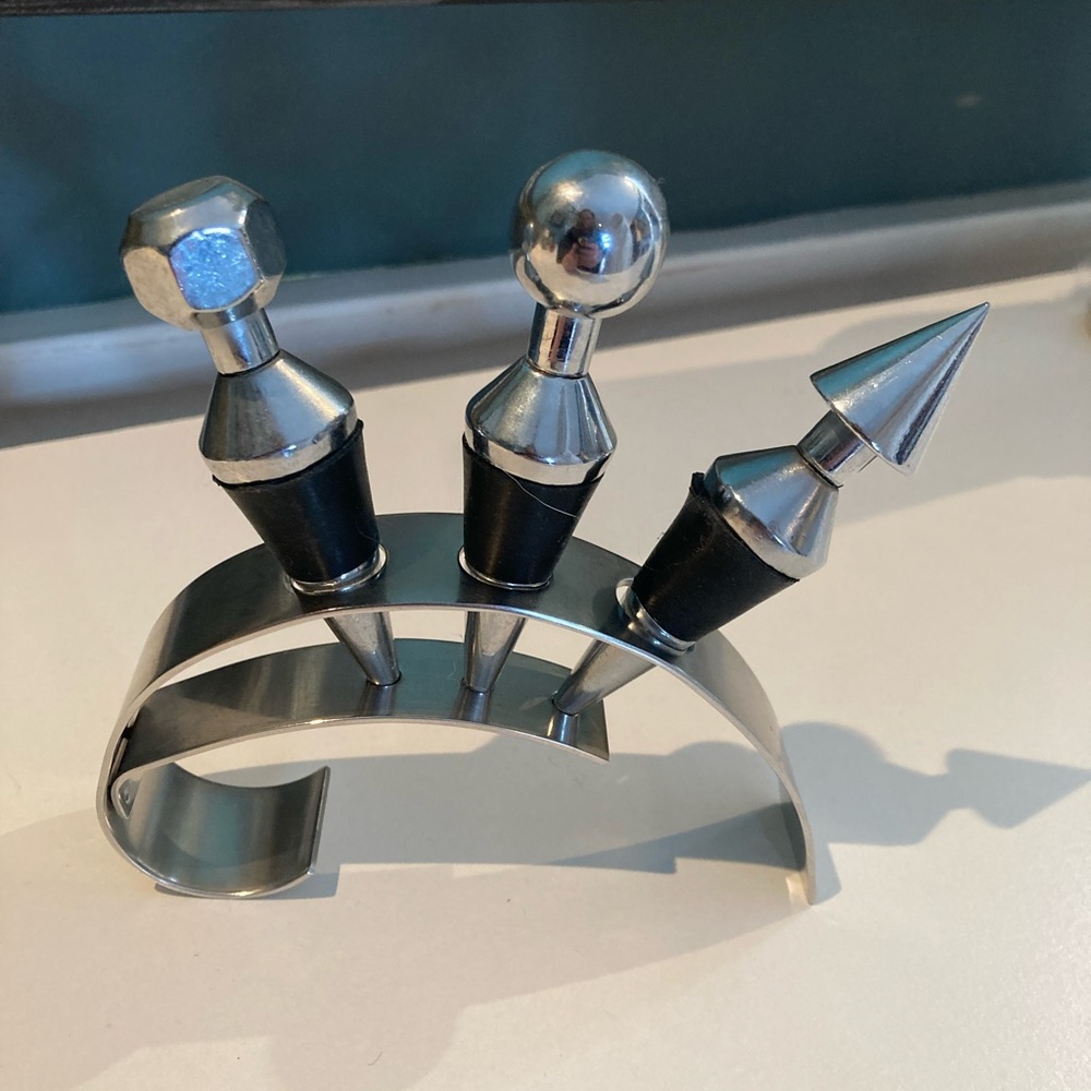 Bottle toppers
